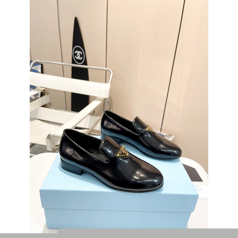 Pra*a leather shoes